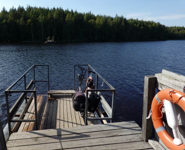 Tímto samoobslužným přívozem jsem přes jezero přepravil sebe i skládačku.